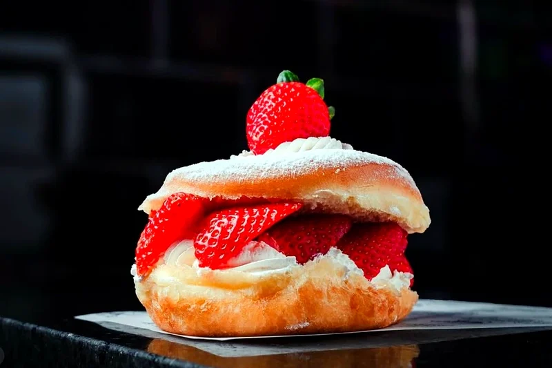 Marketing para confeitaria: bolo de festa decorado em uma confeitaria no Rio de Janeiro